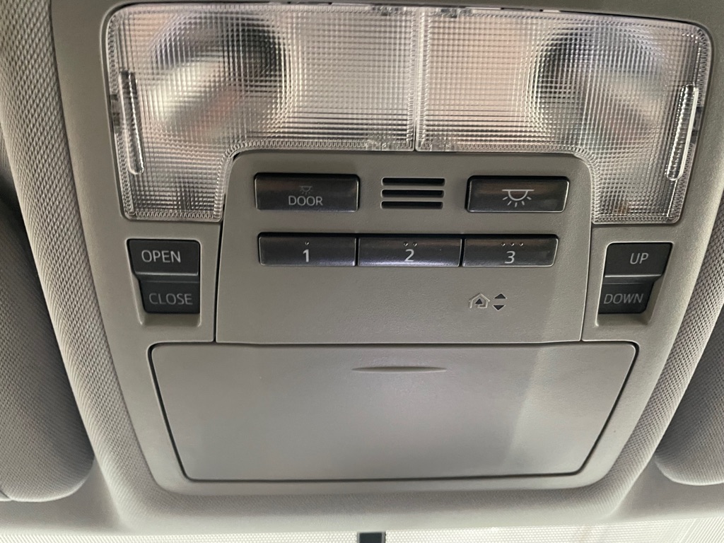 Photo 41 of this TOYOTA HIGHLANDER
