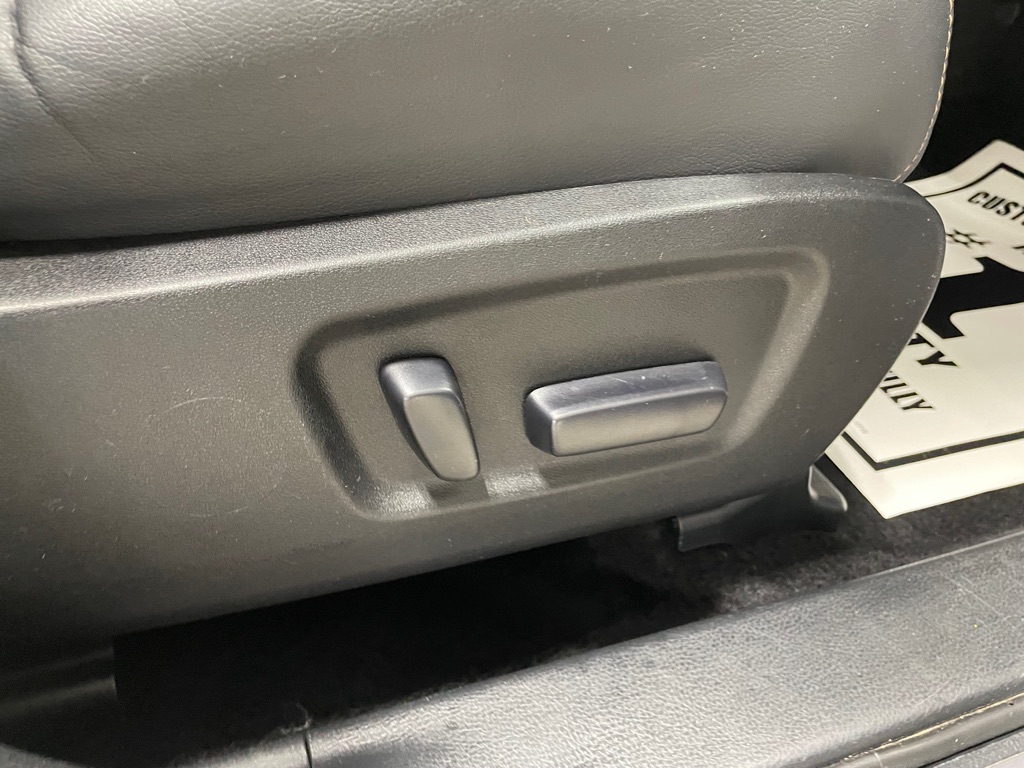 Photo 29 of this TOYOTA HIGHLANDER