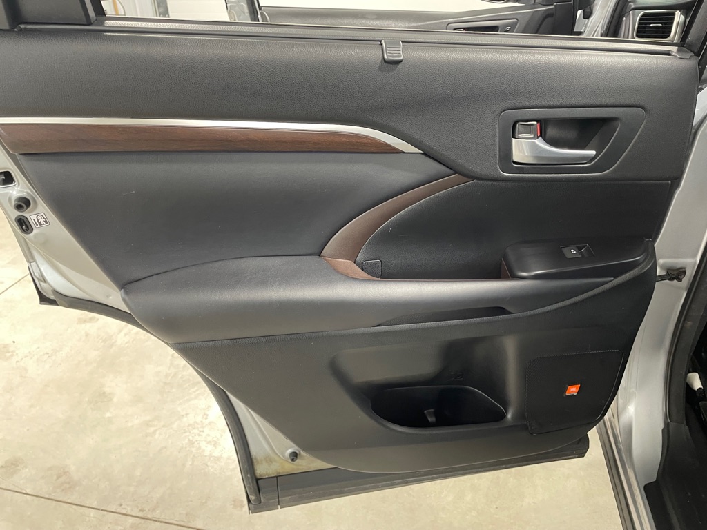 Photo 18 of this TOYOTA HIGHLANDER