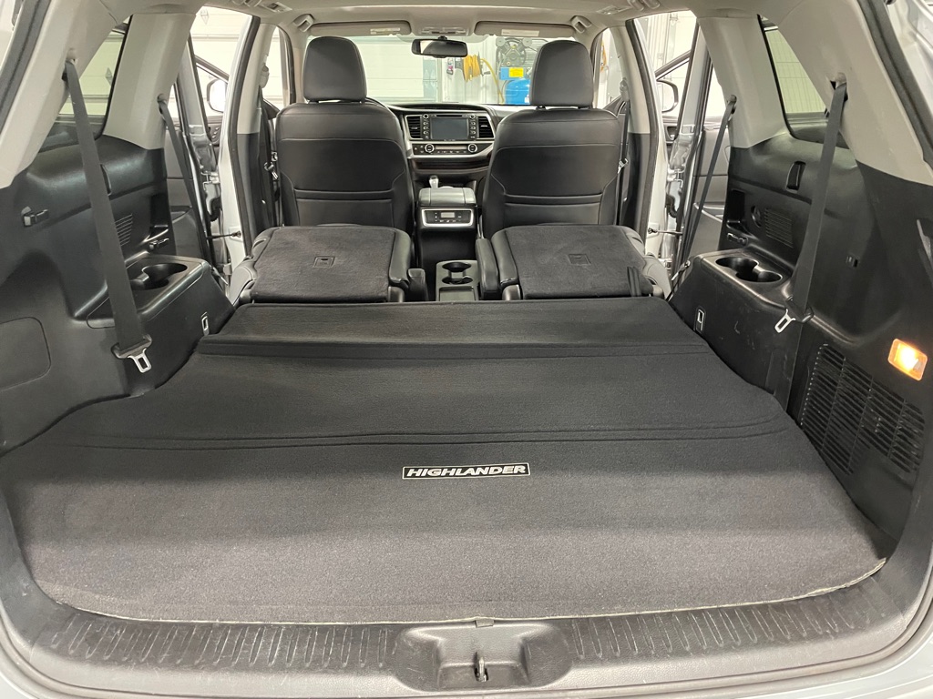 Photo 21 of this TOYOTA HIGHLANDER