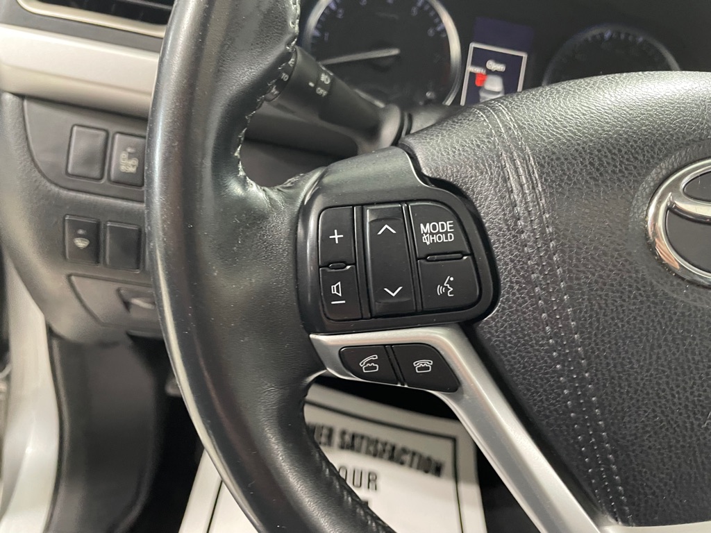 Photo 35 of this TOYOTA HIGHLANDER