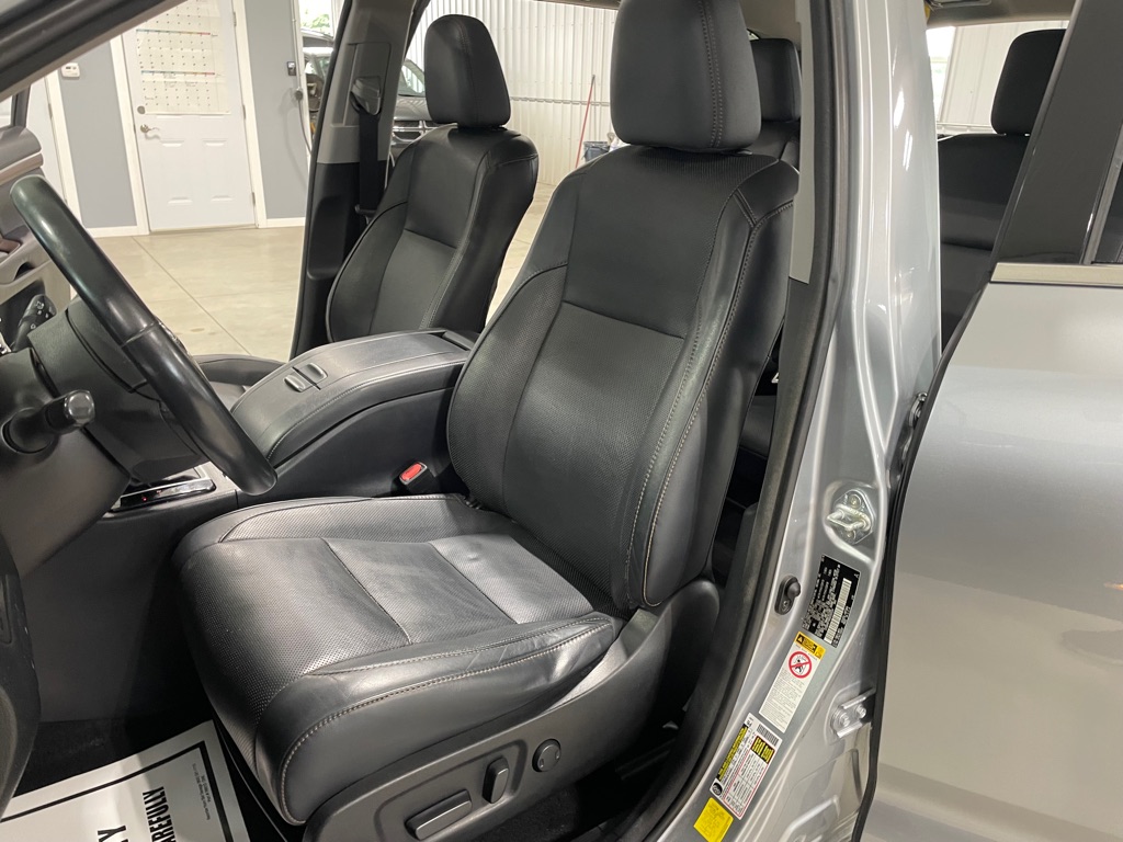 Photo 10 of this TOYOTA HIGHLANDER