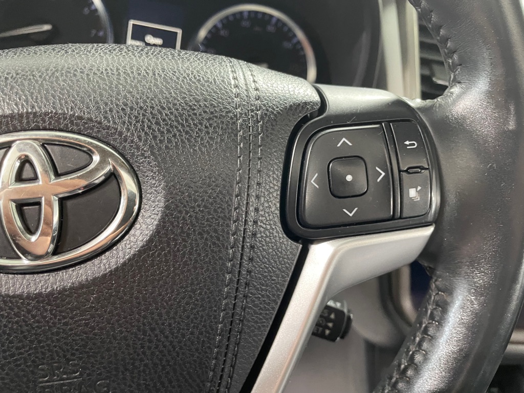 Photo 36 of this TOYOTA HIGHLANDER