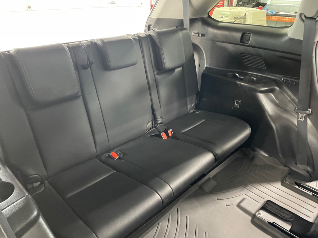 Photo 24 of this TOYOTA HIGHLANDER