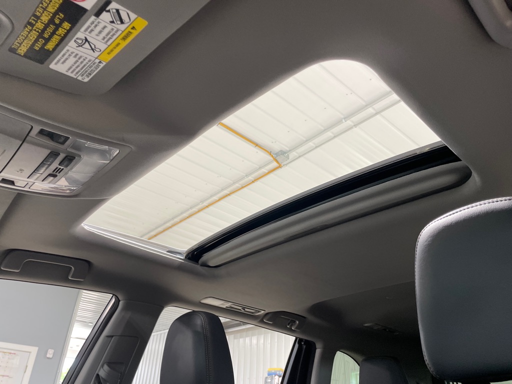 Photo 42 of this TOYOTA HIGHLANDER