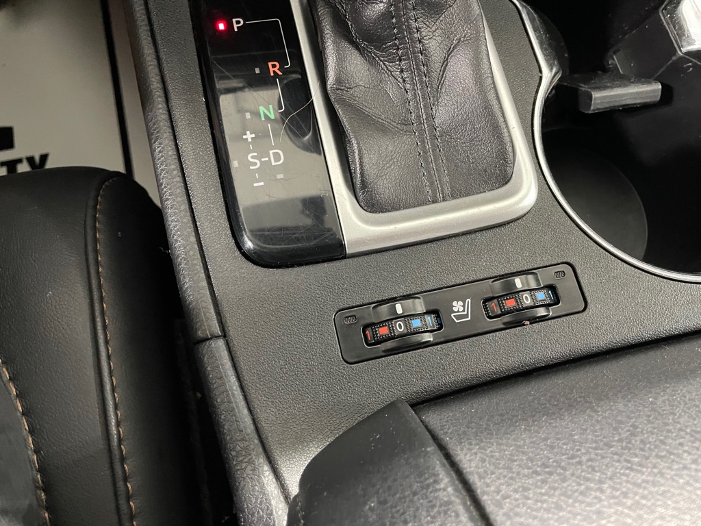 Photo 40 of this TOYOTA HIGHLANDER