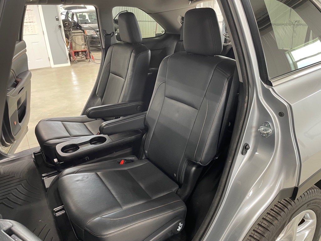 Photo 16 of this TOYOTA HIGHLANDER