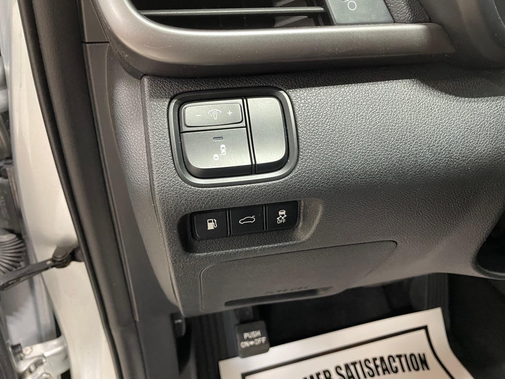 Photo 23 of this KIA OPTIMA