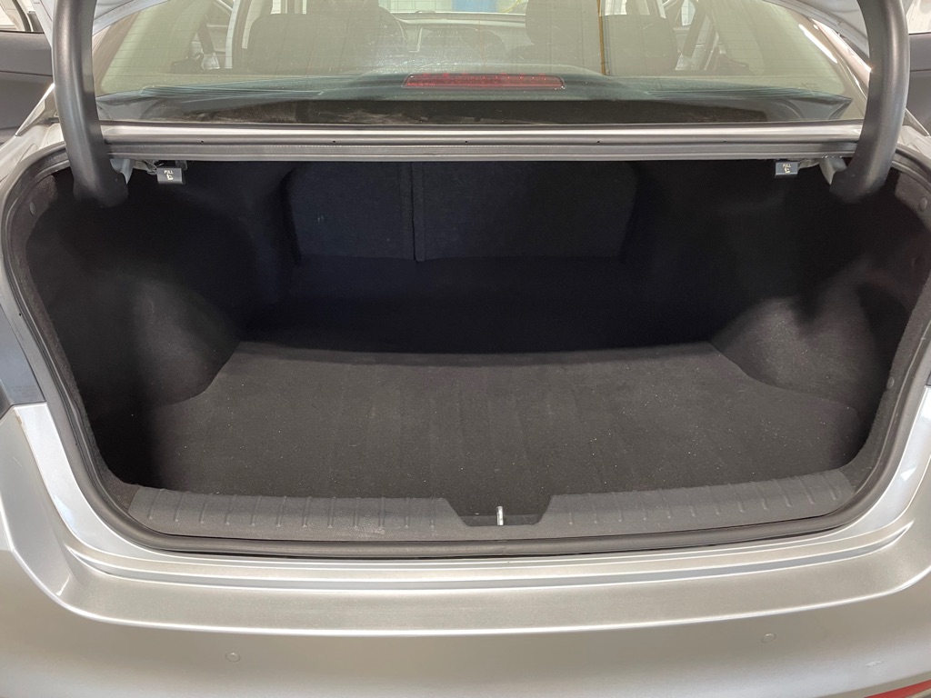Photo 15 of this KIA OPTIMA
