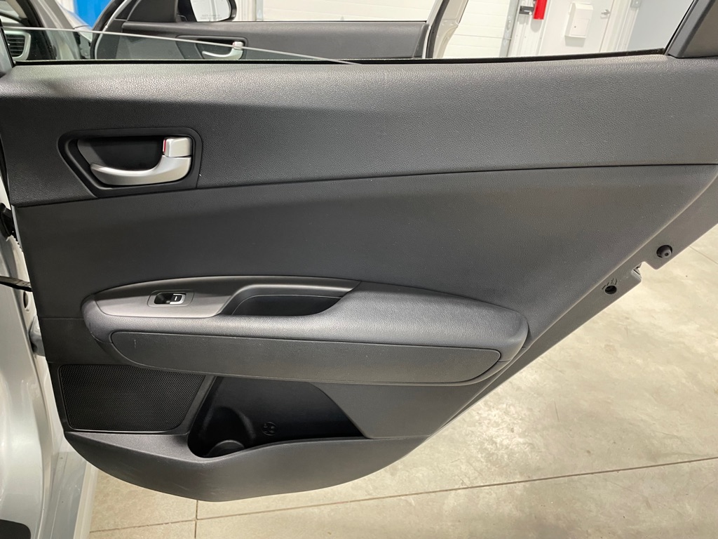 Photo 18 of this KIA OPTIMA