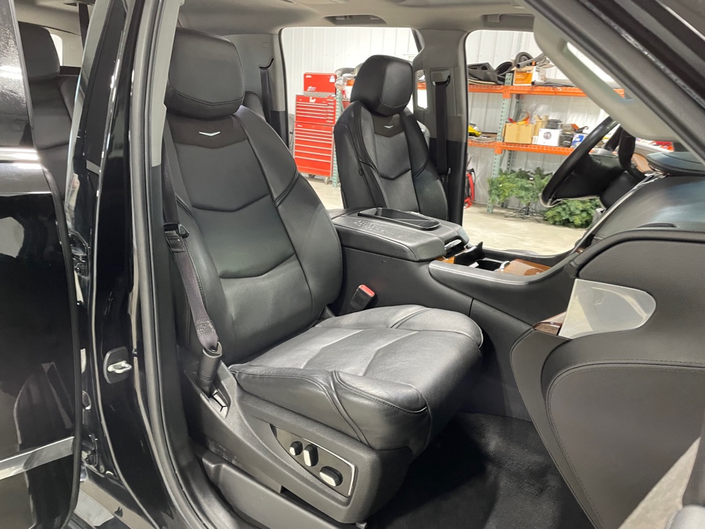 Photo 24 of this CADILLAC ESCALADE ESV