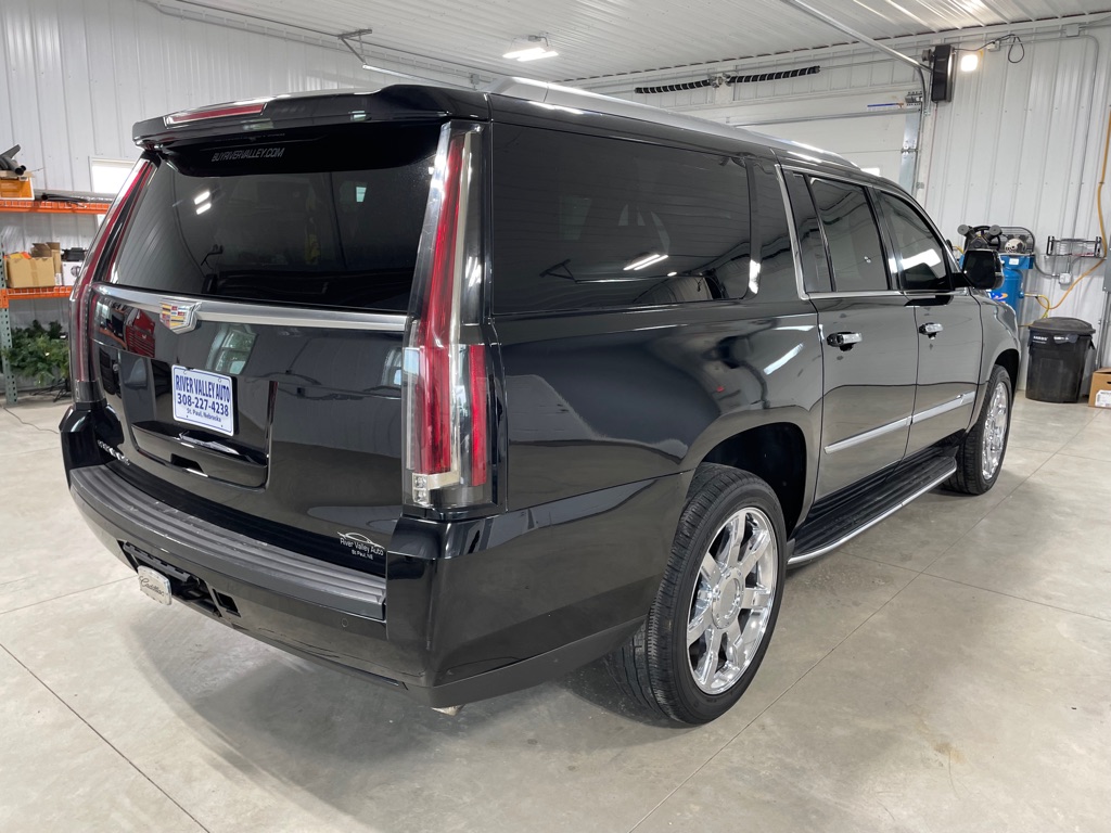 Photo 7 of this CADILLAC ESCALADE ESV