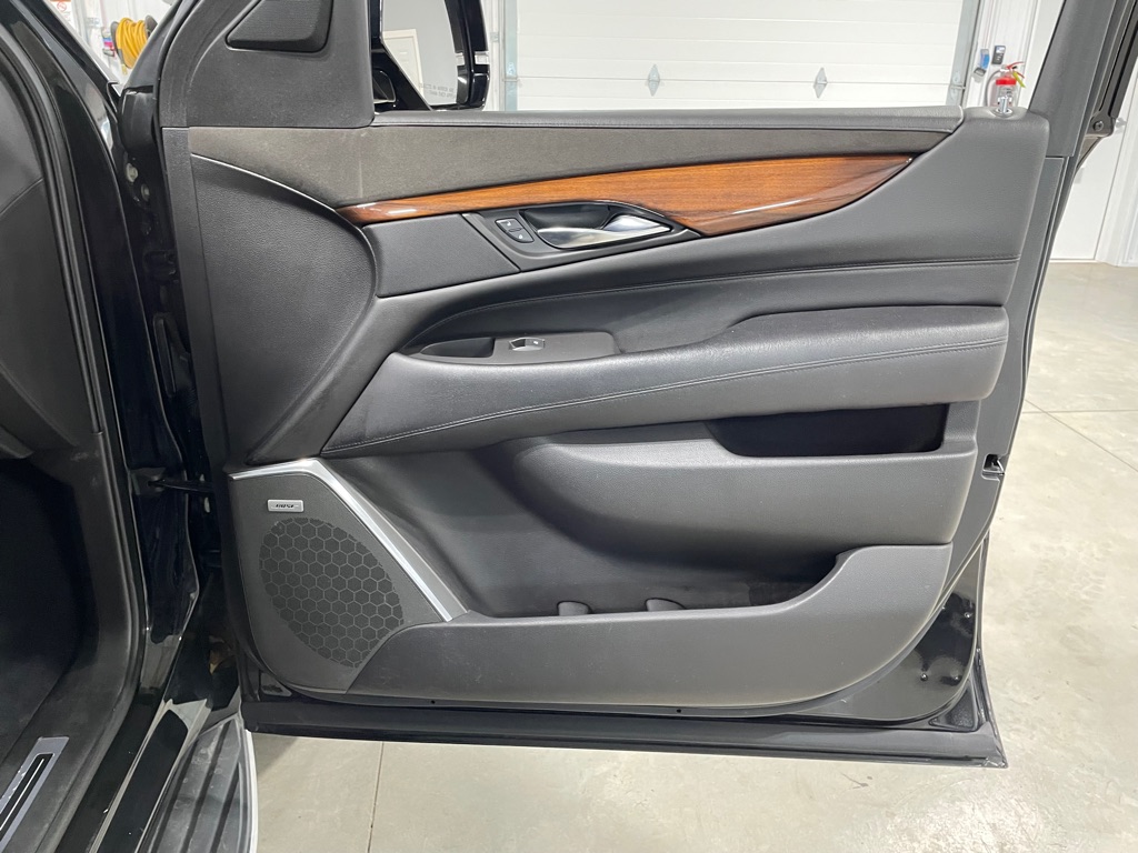 Photo 26 of this CADILLAC ESCALADE ESV