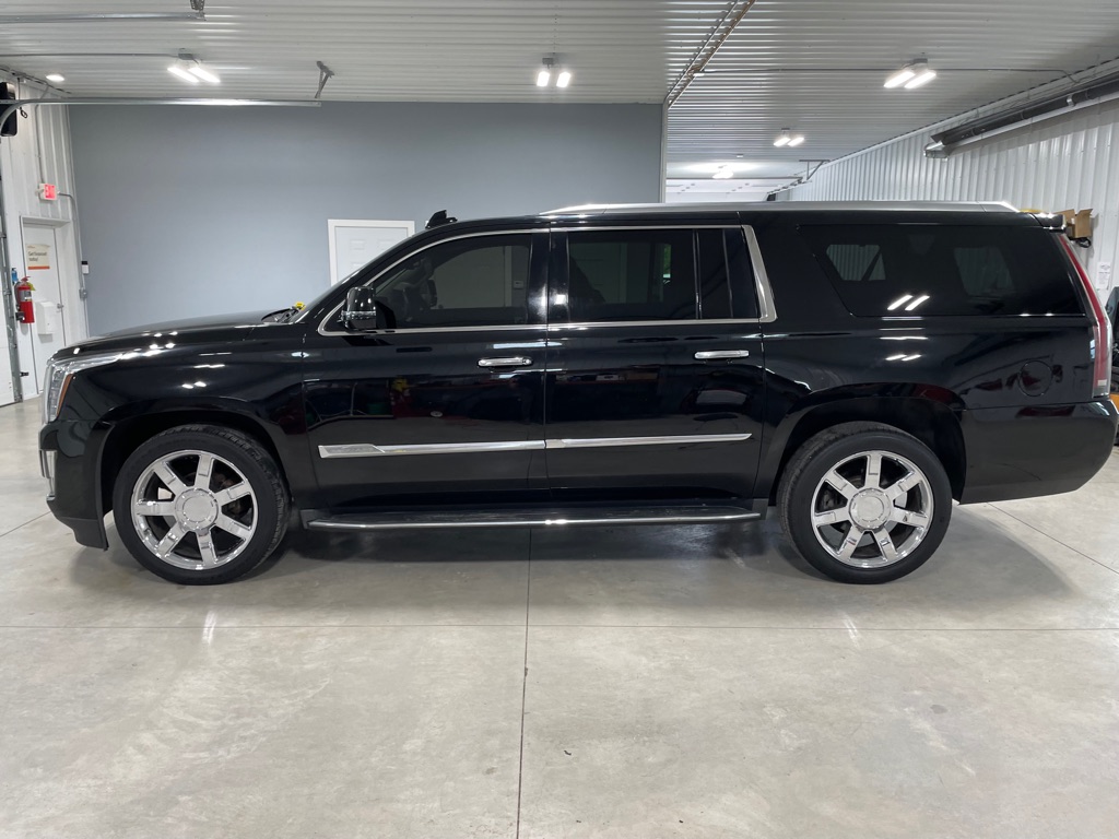 Photo 4 of this CADILLAC ESCALADE ESV