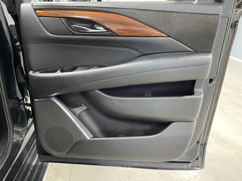 Photo 22 of this CADILLAC ESCALADE ESV