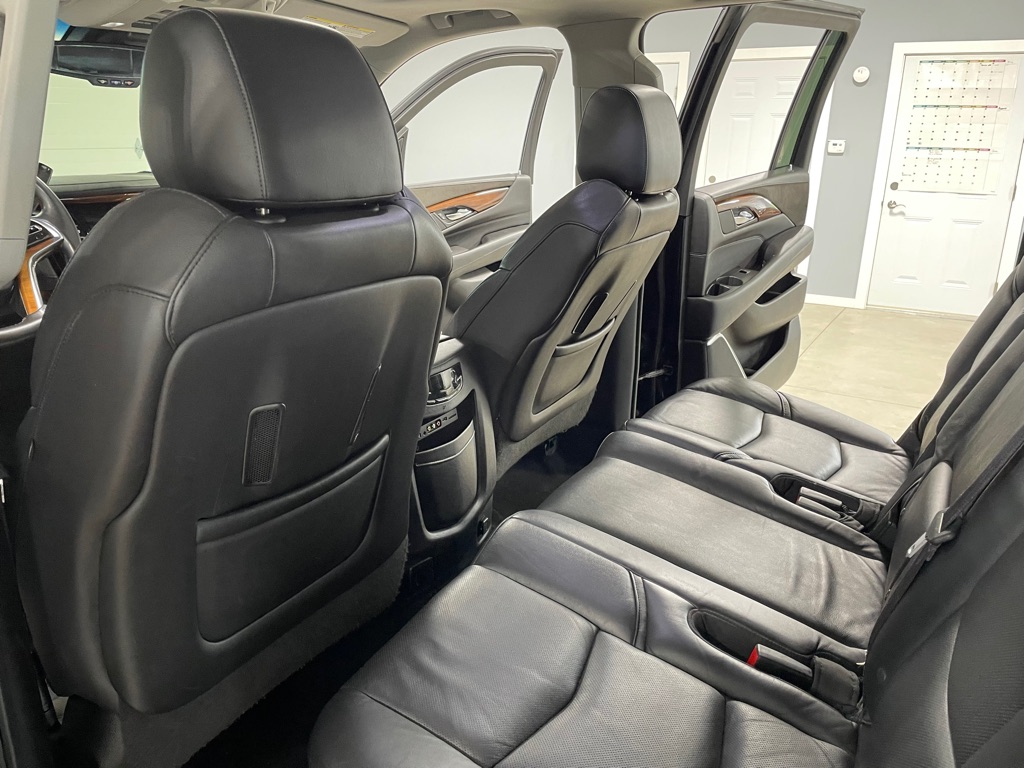 Photo 13 of this CADILLAC ESCALADE ESV