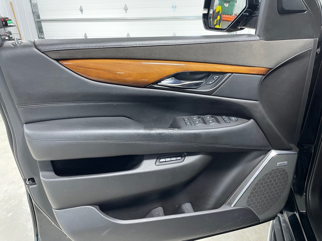 Photo 12 of this CADILLAC ESCALADE ESV