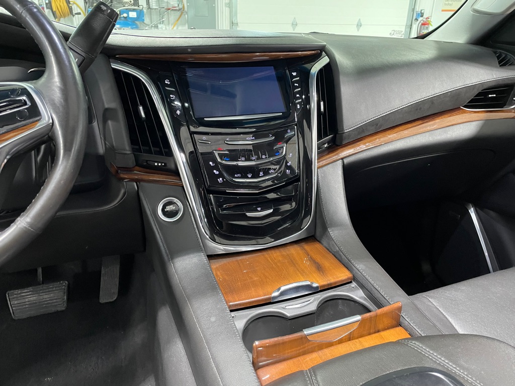 Photo 34 of this CADILLAC ESCALADE ESV