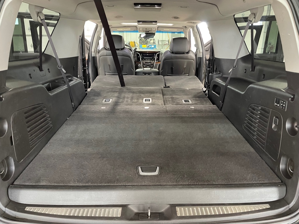 Photo 18 of this CADILLAC ESCALADE ESV