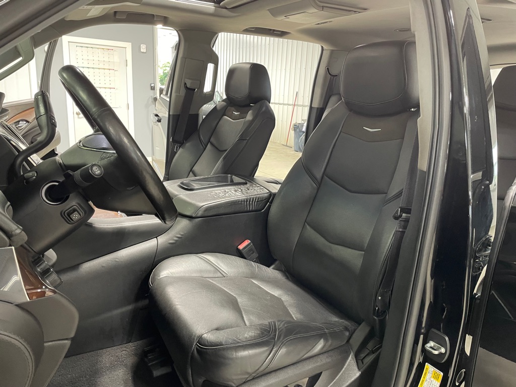 Photo 10 of this CADILLAC ESCALADE ESV