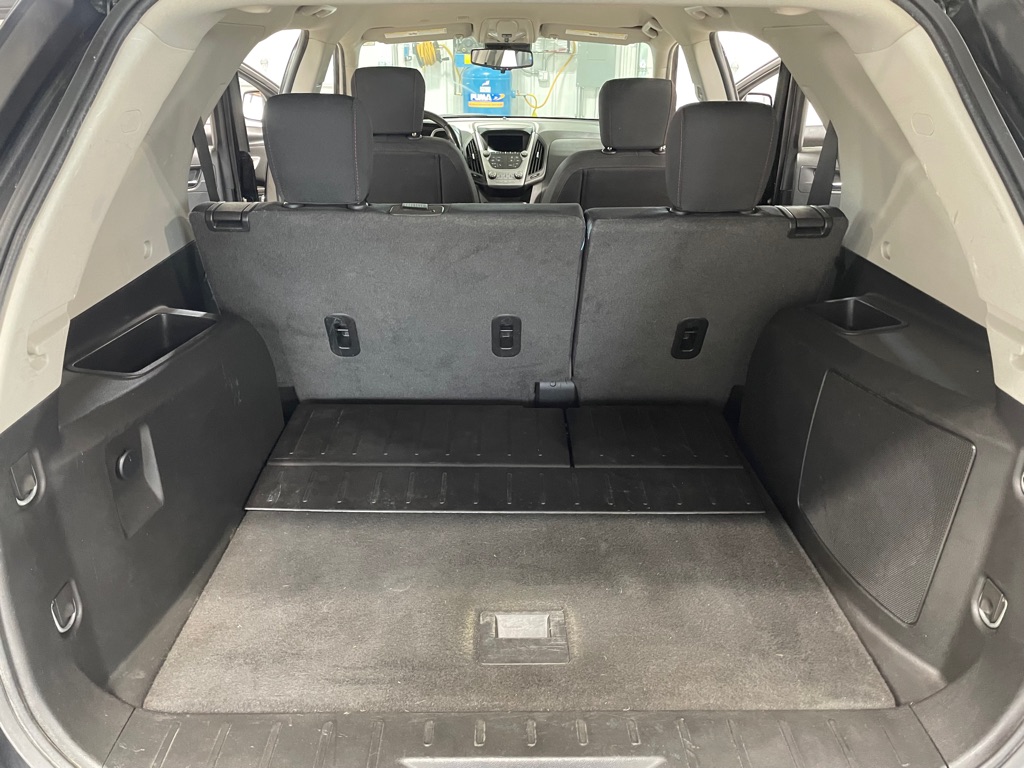 Photo 16 of this CHEVROLET EQUINOX