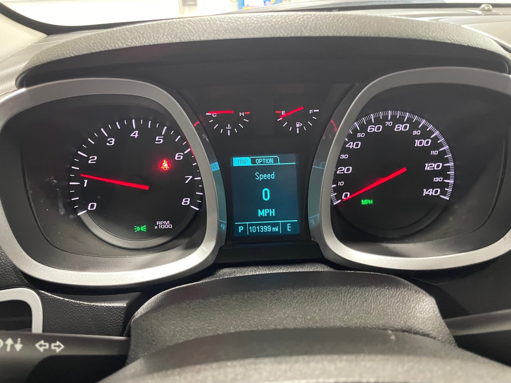 Photo 27 of this CHEVROLET EQUINOX