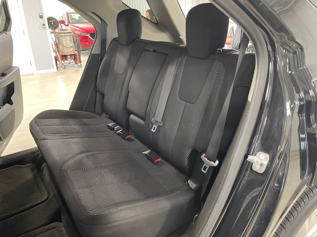 Photo 14 of this CHEVROLET EQUINOX