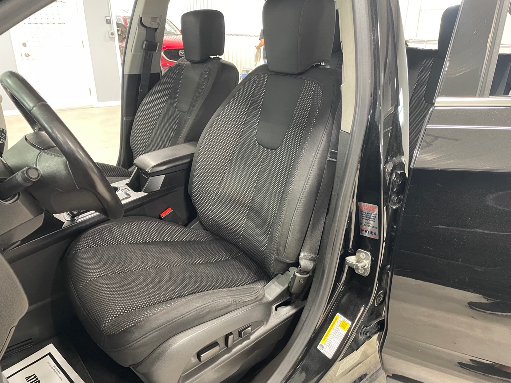 Photo 10 of this CHEVROLET EQUINOX