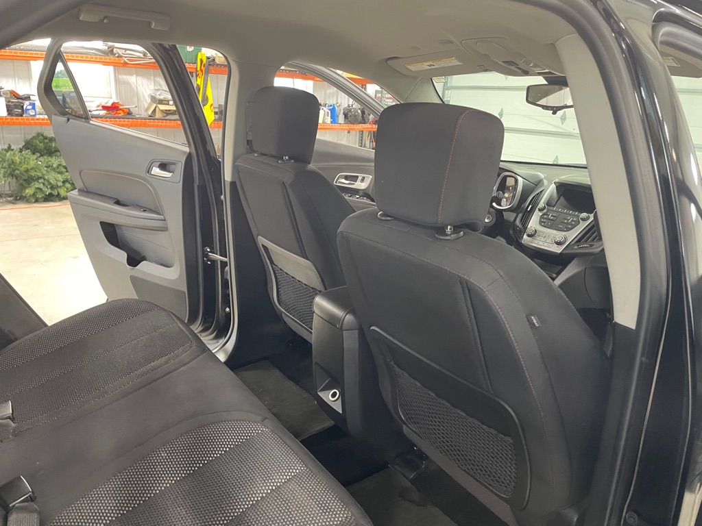 Photo 19 of this CHEVROLET EQUINOX