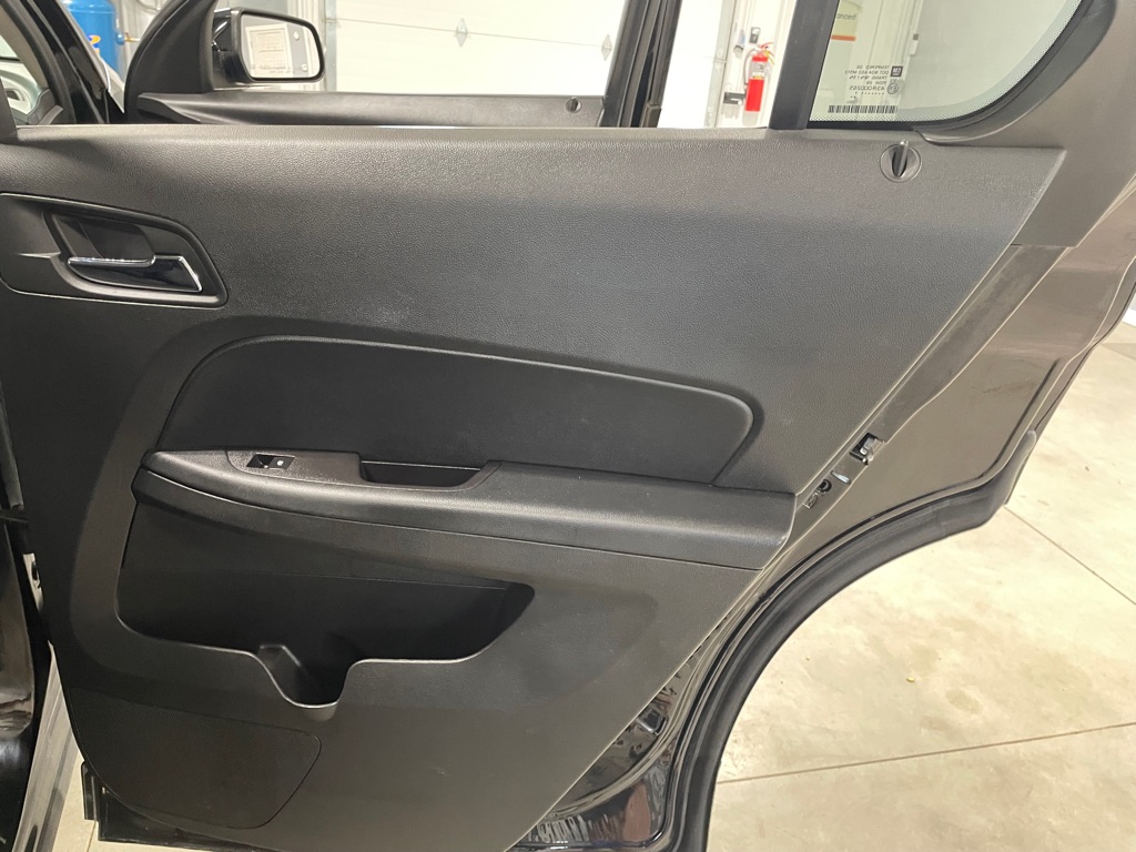 Photo 21 of this CHEVROLET EQUINOX