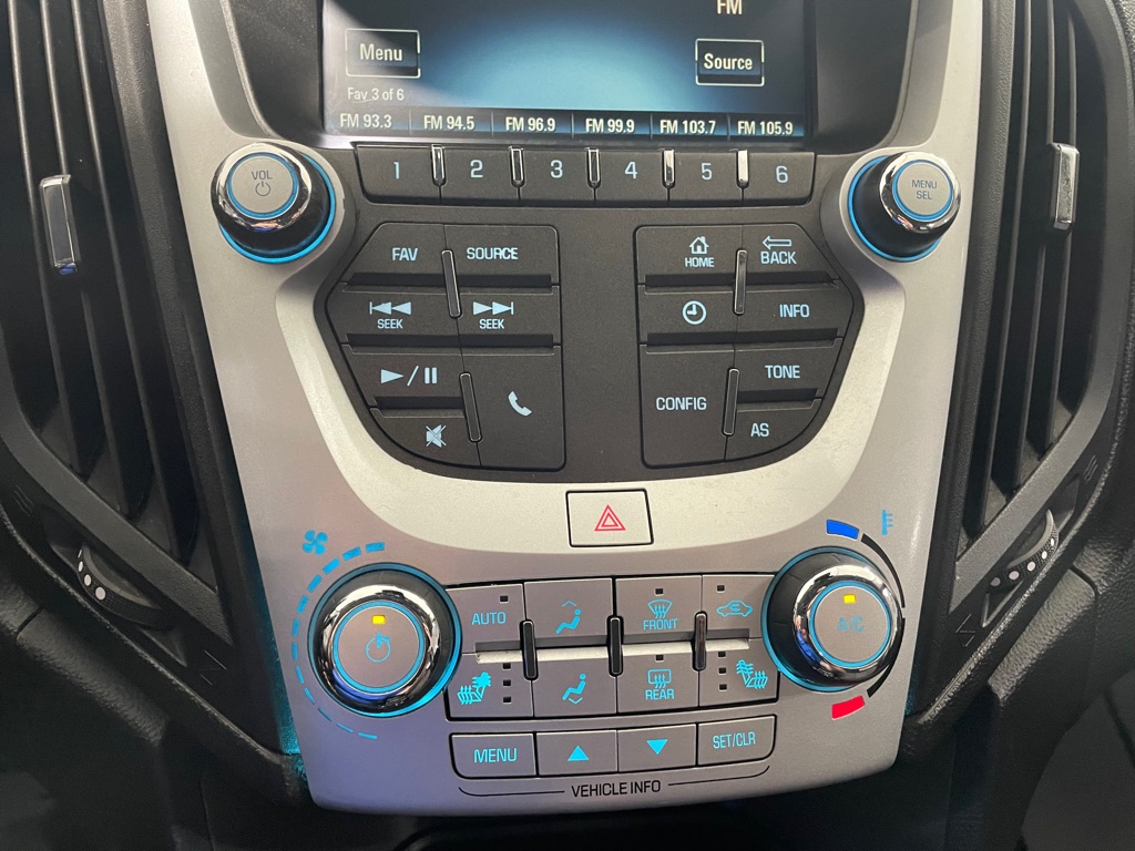 Photo 31 of this CHEVROLET EQUINOX