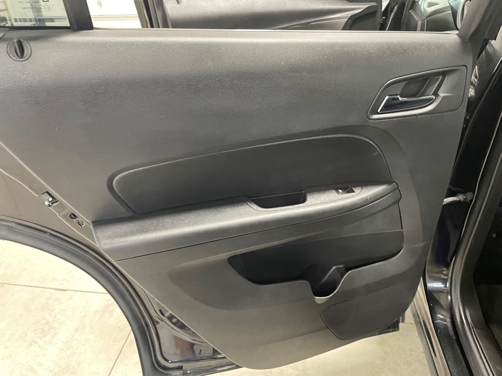 Photo 15 of this CHEVROLET EQUINOX