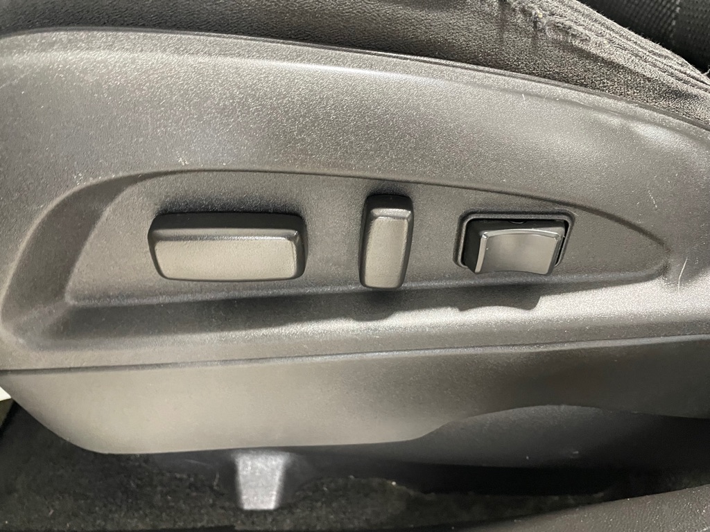 Photo 11 of this CHEVROLET EQUINOX