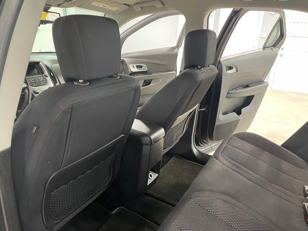 Photo 13 of this CHEVROLET EQUINOX