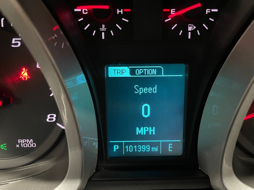 Photo 26 of this CHEVROLET EQUINOX