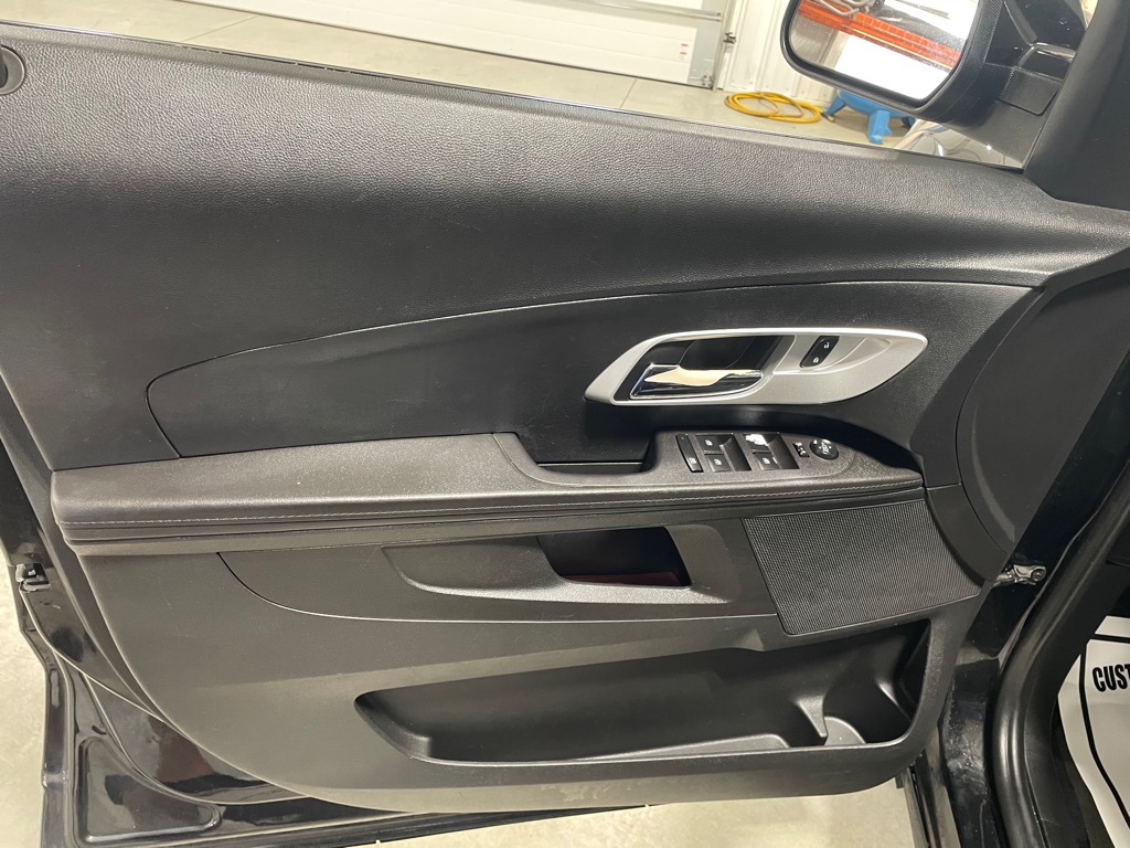 Photo 12 of this CHEVROLET EQUINOX