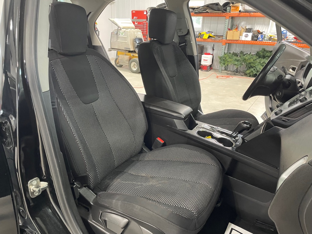 Photo 23 of this CHEVROLET EQUINOX