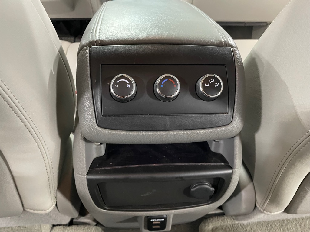 Photo 24 of this BUICK ENCLAVE