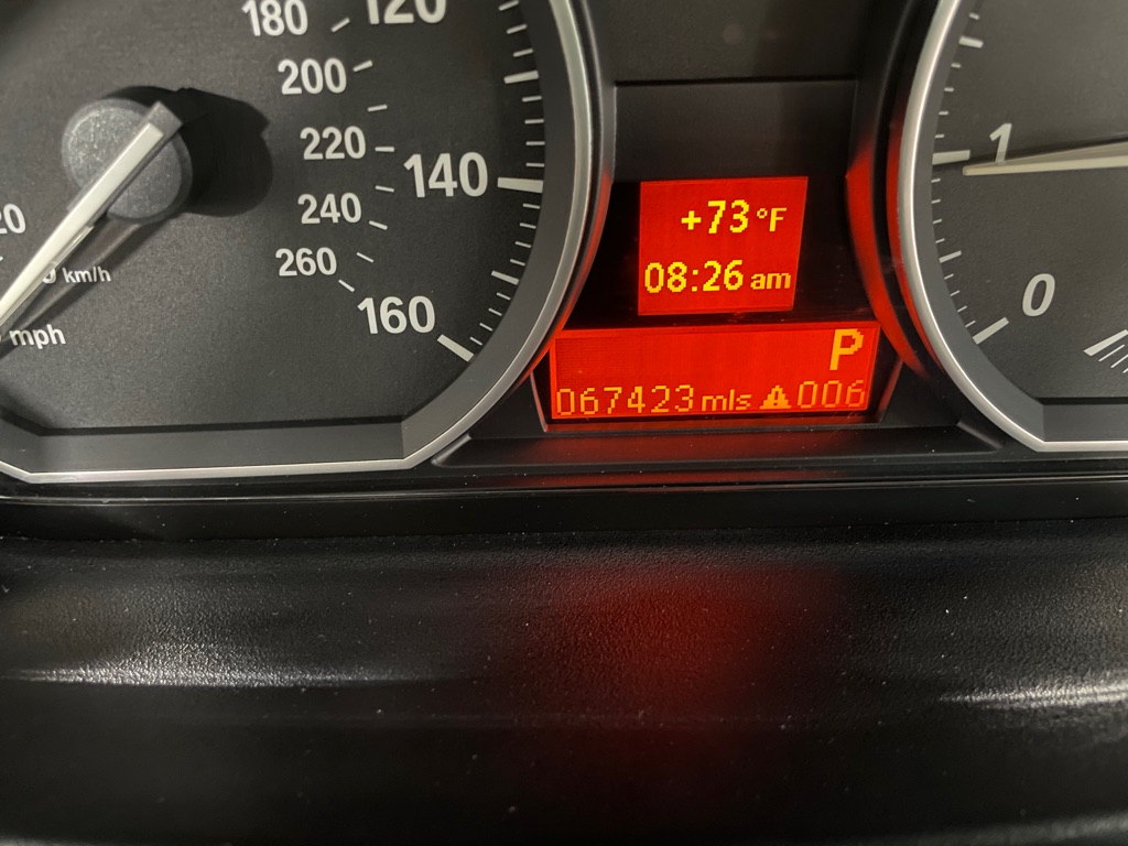 Photo 32 of this BMW 1 SERIES