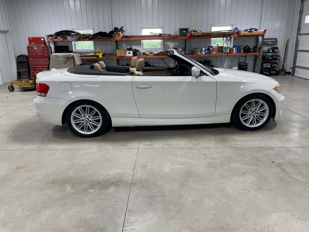 Photo 16 of this BMW 1 SERIES