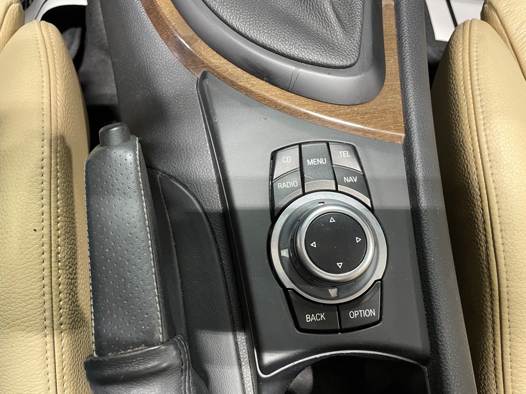 Photo 36 of this BMW 1 SERIES