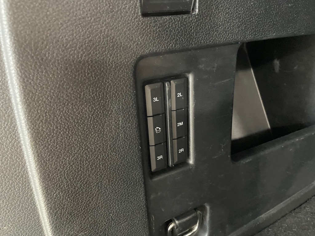 Photo 18 of this FORD EXPEDITION MAX