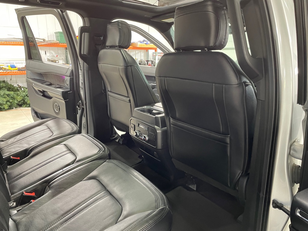 Photo 23 of this FORD EXPEDITION MAX