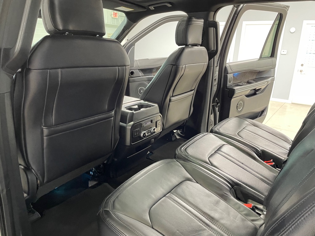 Photo 13 of this FORD EXPEDITION MAX