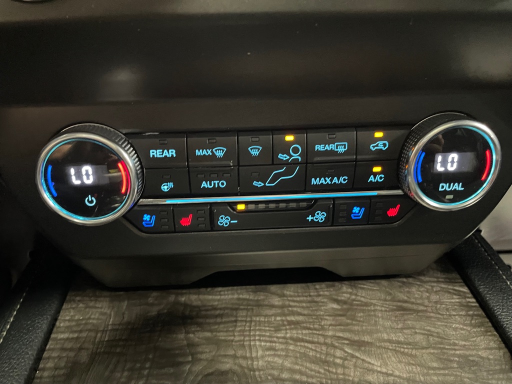Photo 41 of this FORD EXPEDITION MAX