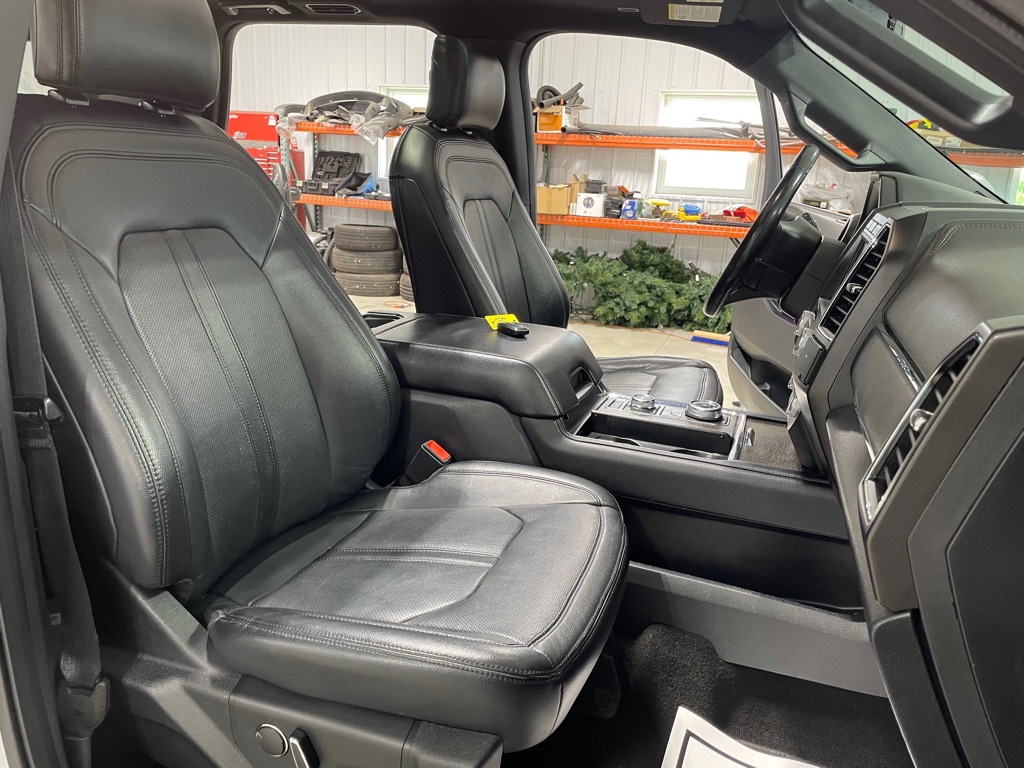 Photo 27 of this FORD EXPEDITION MAX