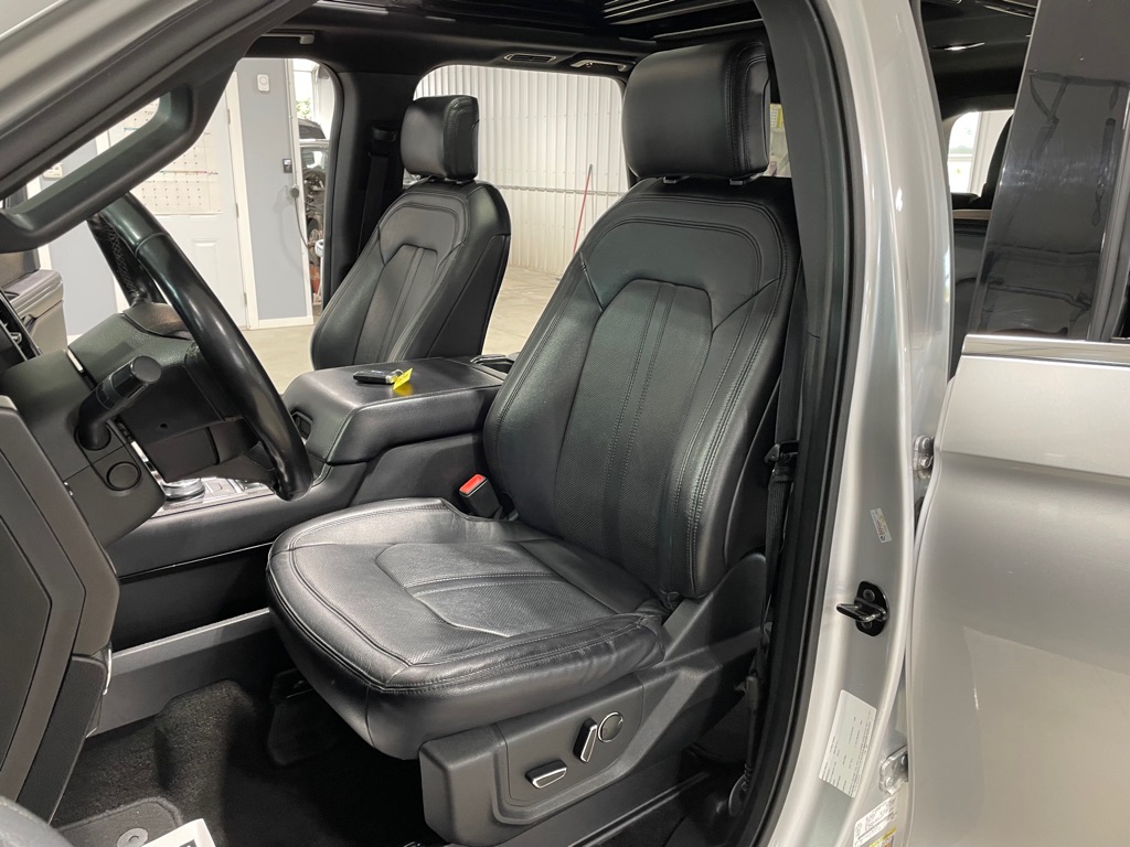 Photo 10 of this FORD EXPEDITION MAX