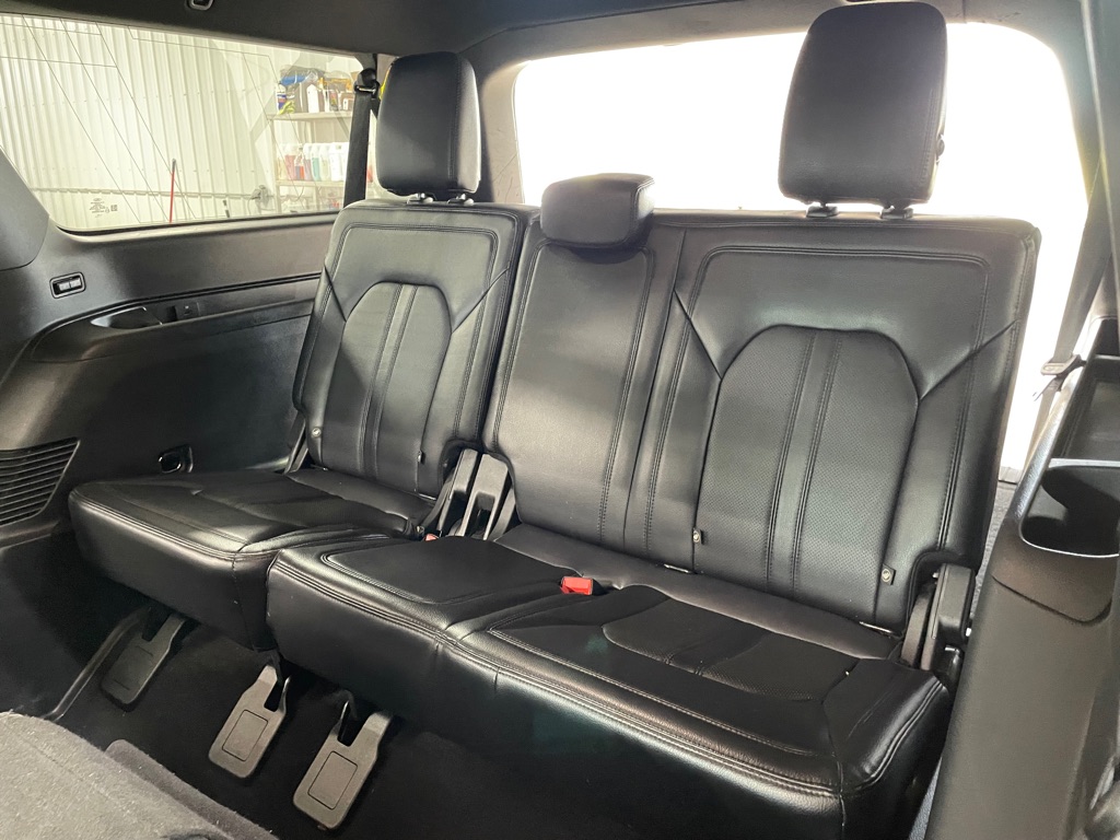 Photo 21 of this FORD EXPEDITION MAX