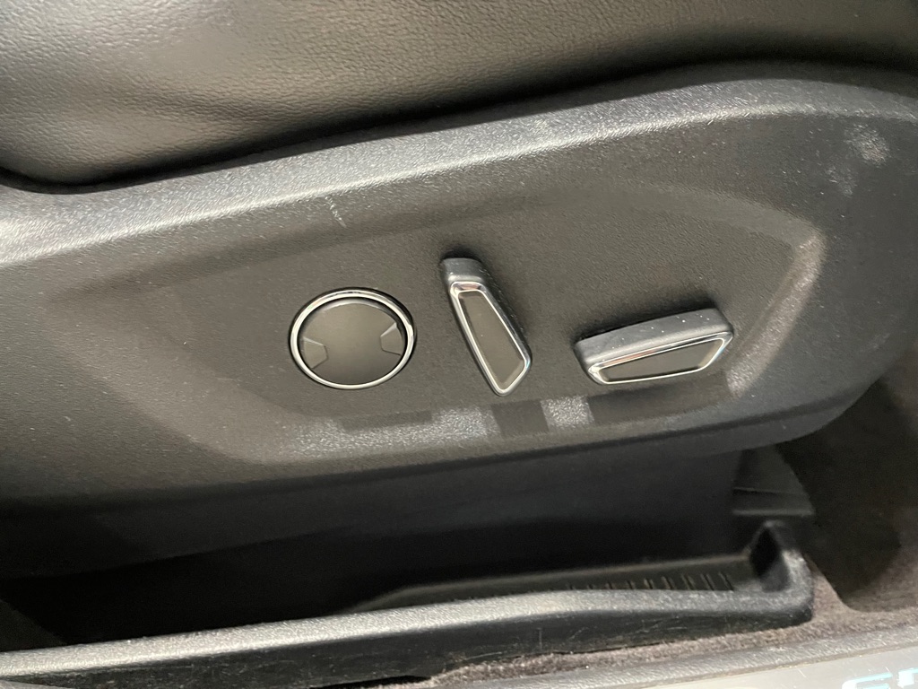 Photo 23 of this FORD EDGE