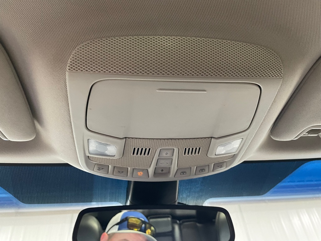 Photo 34 of this FORD EDGE